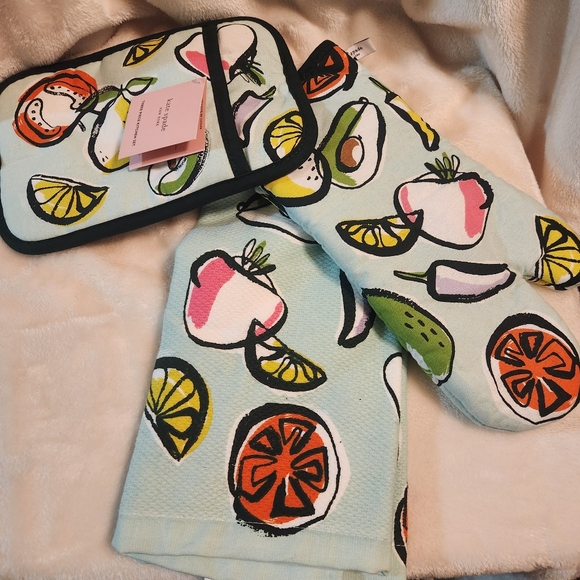 Kate Spade New York 3 pcs Kitchen set - Picture 2 of 5